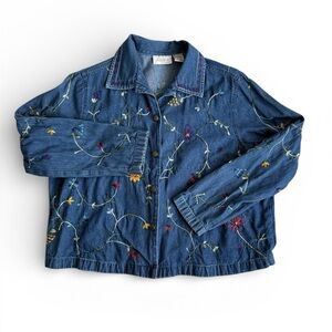 Embroidered Denim Jacket with Floral Design size XL women’s ornate buttons boho